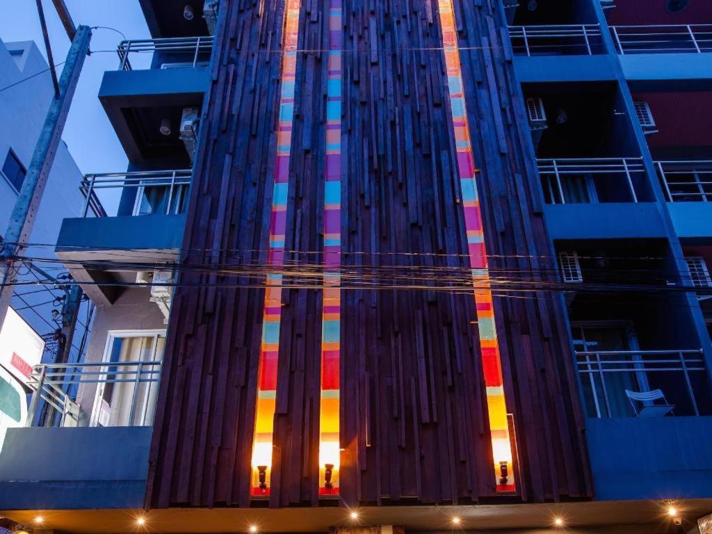 Oyo 292 The Oddy Hip Hotel Patong Eksteriør bilde