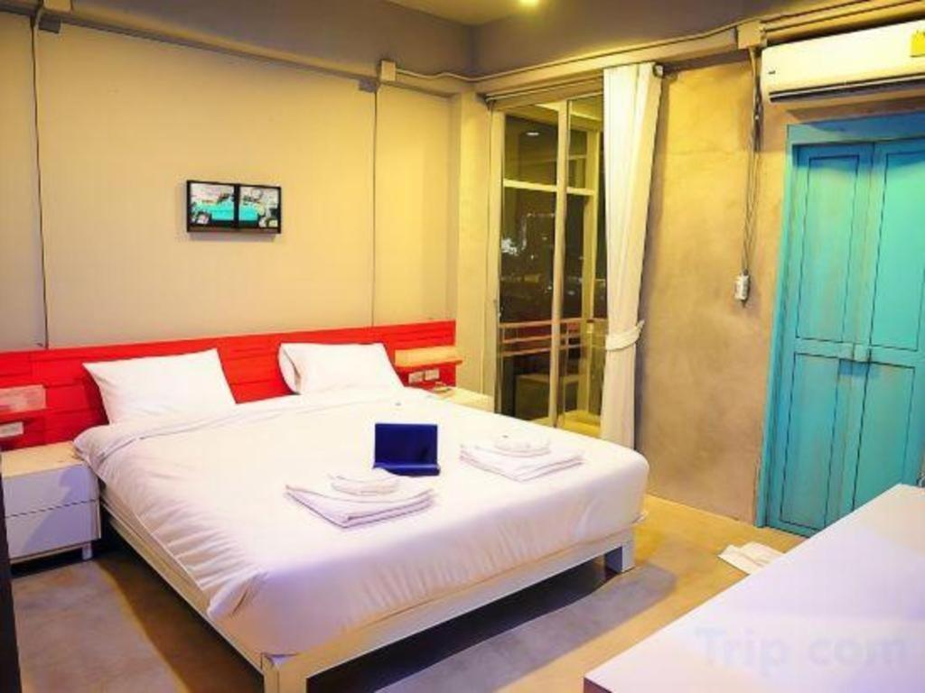 Oyo 292 The Oddy Hip Hotel Patong Eksteriør bilde