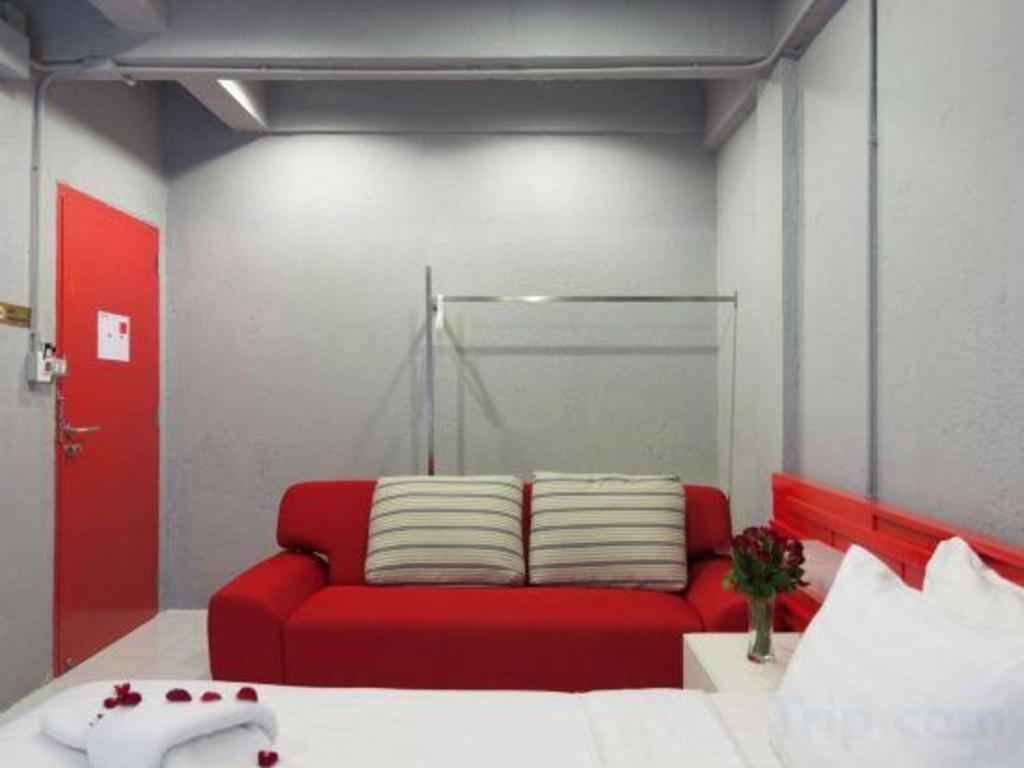 Oyo 292 The Oddy Hip Hotel Patong Eksteriør bilde