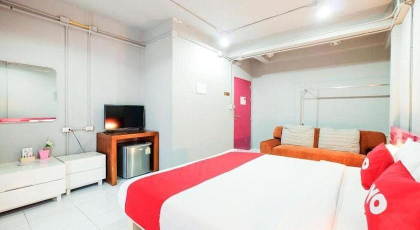 Oyo 292 The Oddy Hip Hotel Patong Eksteriør bilde